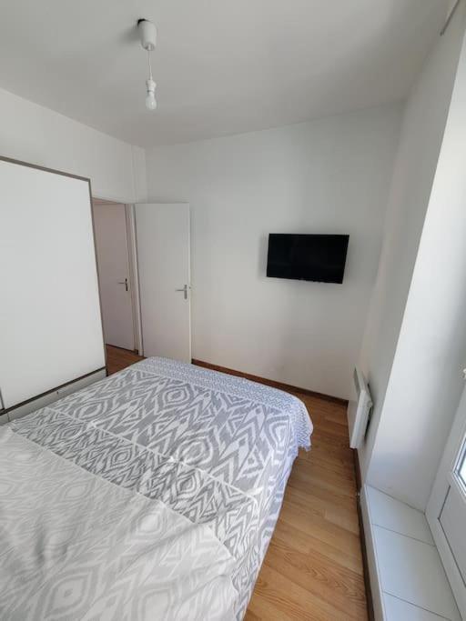 Apartment Air-conditioned With Bedroom And Balcony