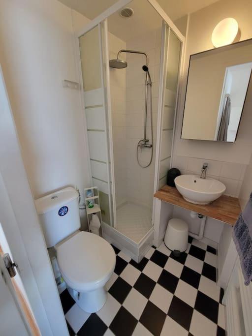 Air-conditioned With Bedroom And Balcony *